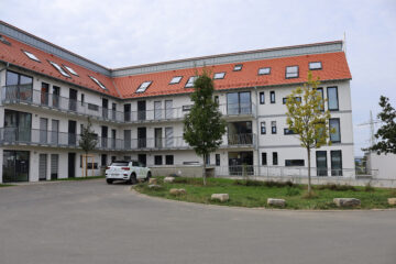 2-Zimmer-Wohnung mit Dachterrasse + EBK im Dachgeschoss in 97076 Würzburg, Lengfeld, 97076 Würzburg, Dachgeschosswohnung